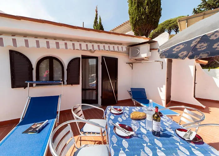 Marinella Порт-Аццурро